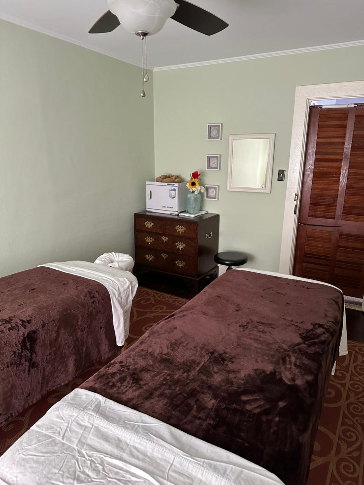 The Charleston Inn Hendersonville Nc Экстерьер фото
