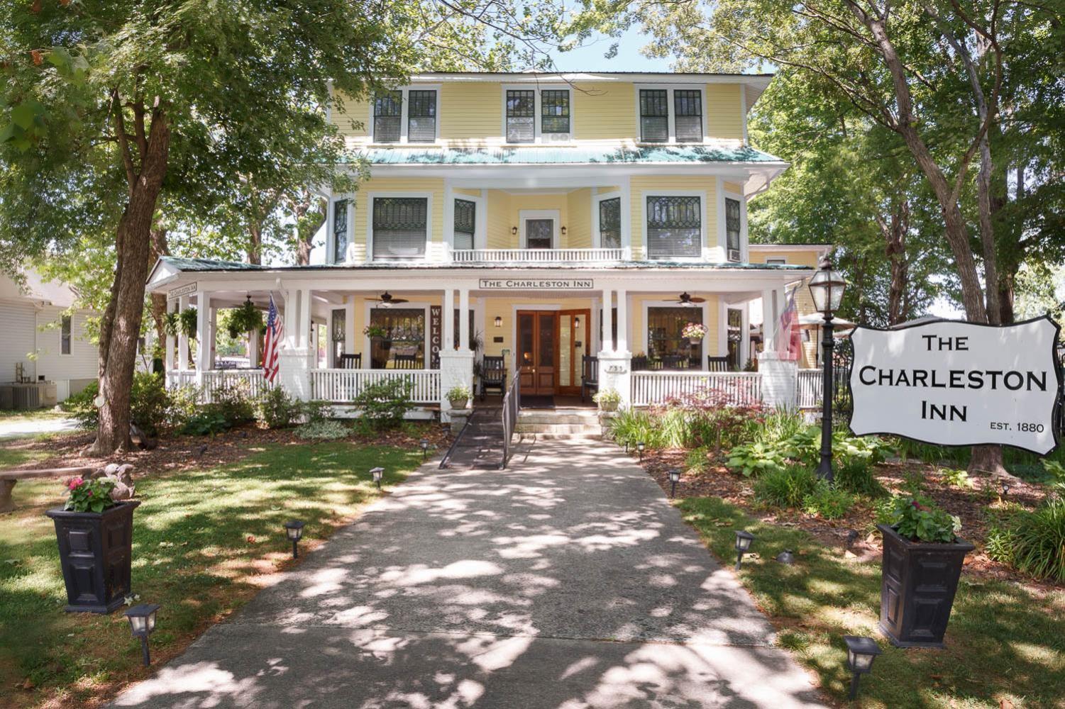 The Charleston Inn Hendersonville Nc Экстерьер фото