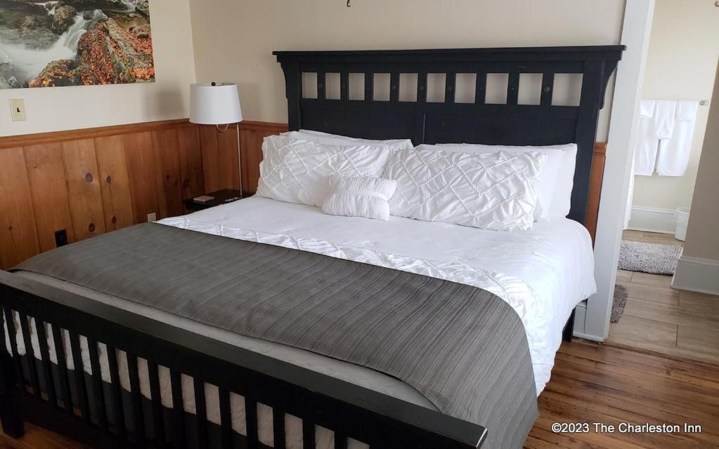 The Charleston Inn Hendersonville Nc Экстерьер фото