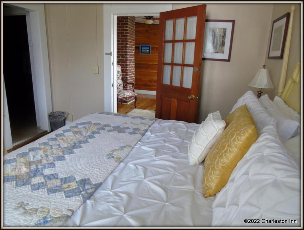 The Charleston Inn Hendersonville Nc Экстерьер фото