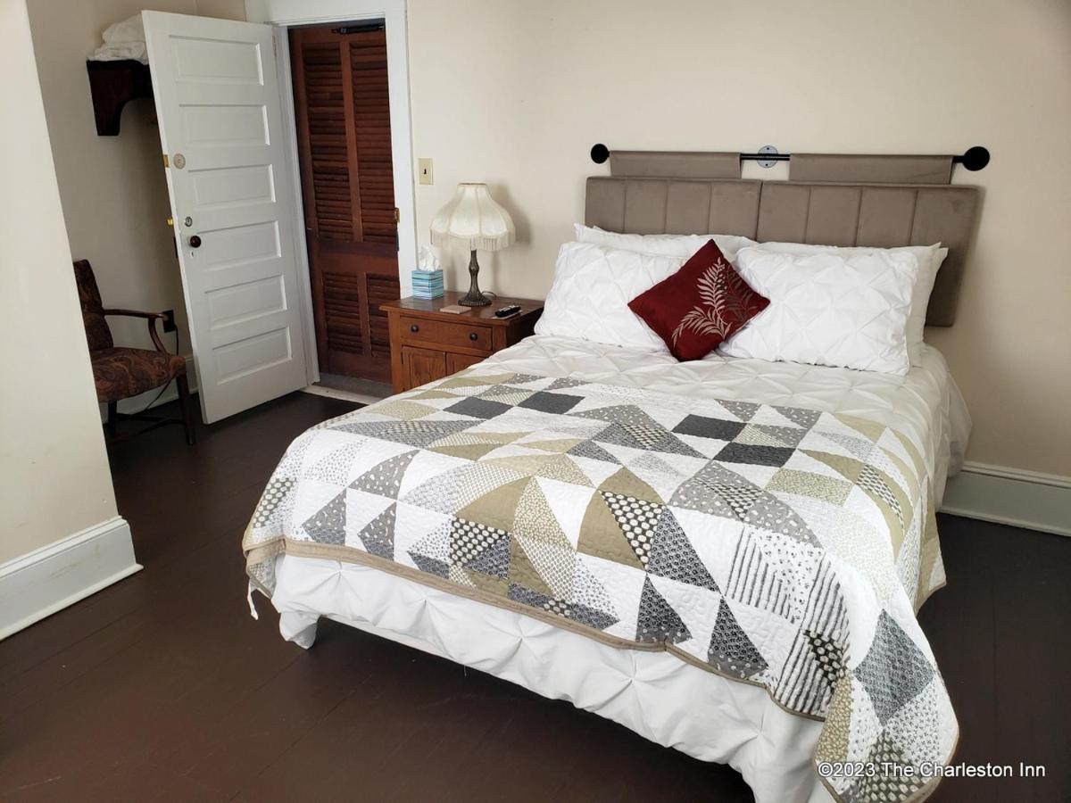 The Charleston Inn Hendersonville Nc Экстерьер фото