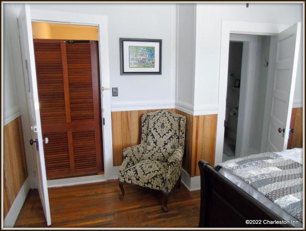 The Charleston Inn Hendersonville Nc Экстерьер фото