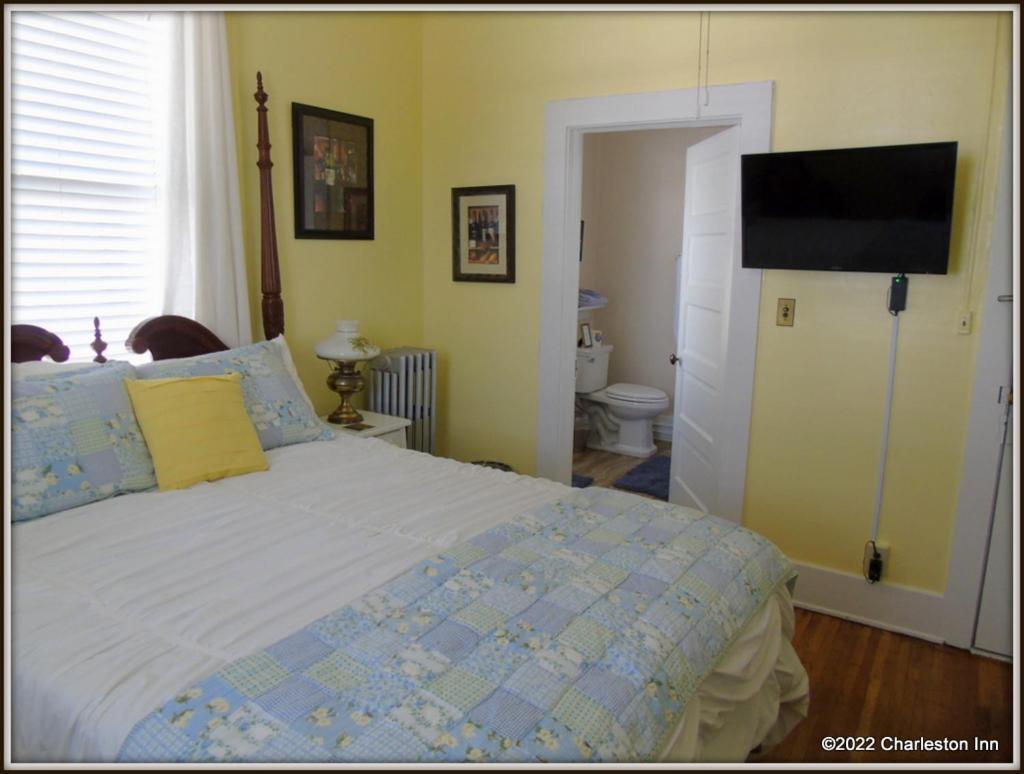 The Charleston Inn Hendersonville Nc Экстерьер фото