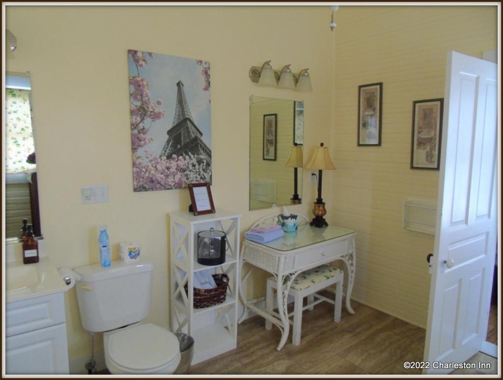 The Charleston Inn Hendersonville Nc Экстерьер фото