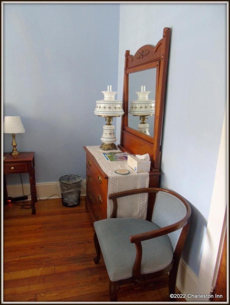 The Charleston Inn Hendersonville Nc Экстерьер фото