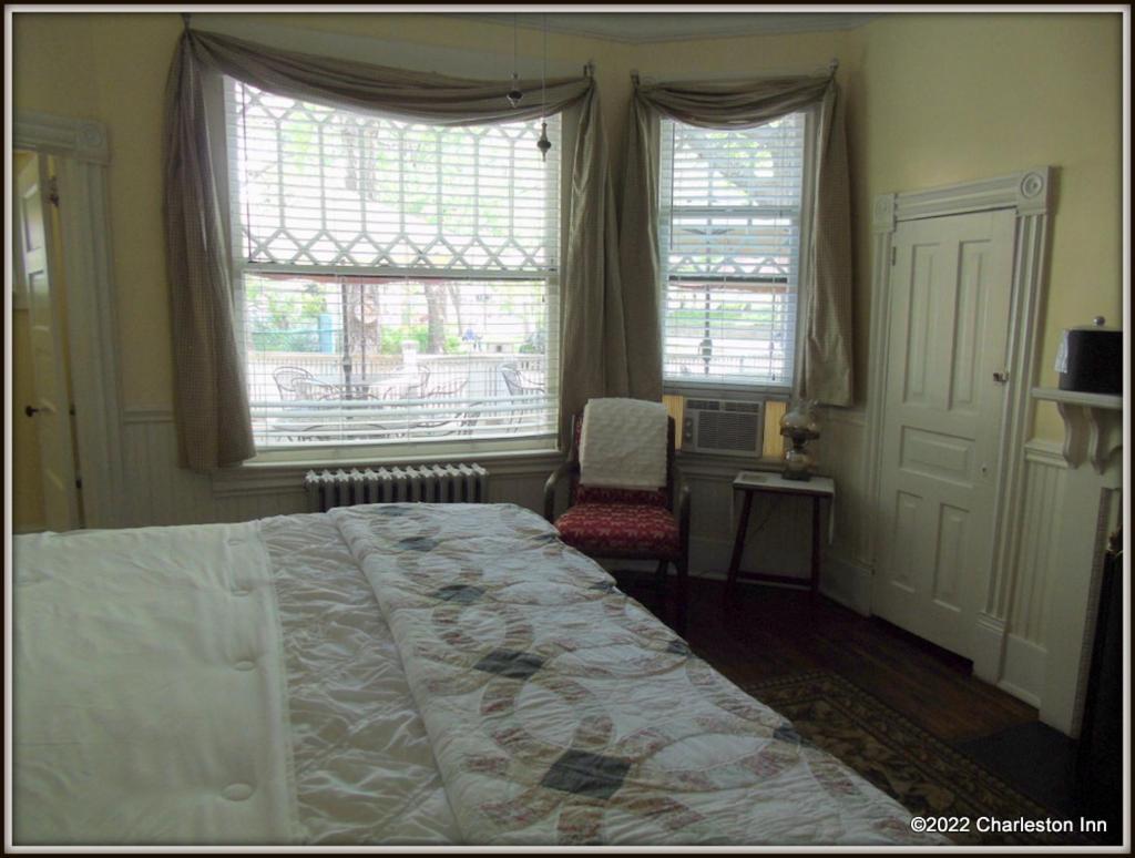 The Charleston Inn Hendersonville Nc Экстерьер фото